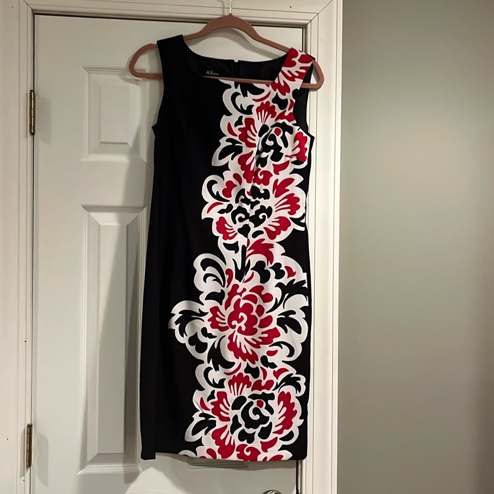 AGB sheath dress. Size 6. Excellent condition.